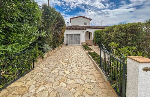 Calonge Villa | Cozy villa with pool and large garden. offer 01/06-08/06/19