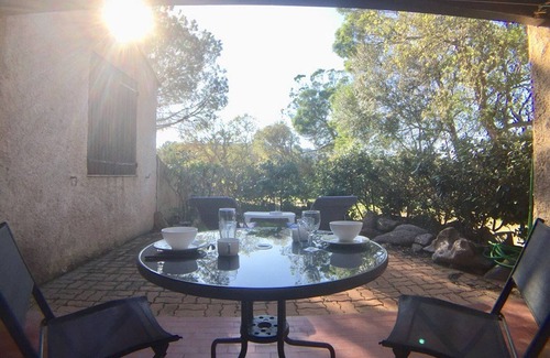 Santa Giulia Apartment | Cozy Villa with Terrace, 200m from Santa-Giulia Beach, A/C, Private Parking
