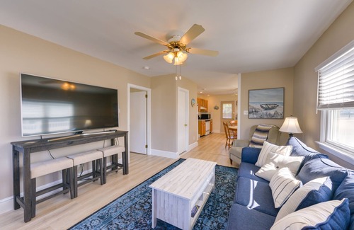 Villas Cottage | Cozy Villas Cottage w/Deck, 1/2 Block to Beach!