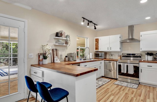 Naples House | Cozy w/IMAX Theater,Heated Pool,Spa! Close to Paradise Sports Complex