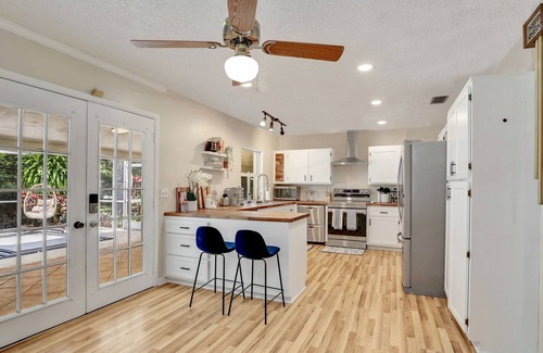 Naples House | Cozy w/IMAX Theater,Heated Pool,Spa! Close to Paradise Sports Complex