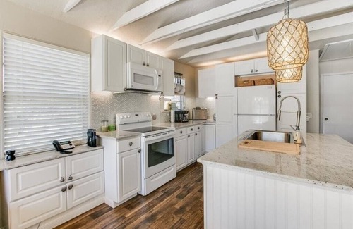 Cedar Lane House | Cozy Waterfront Cottage on Caney Creek