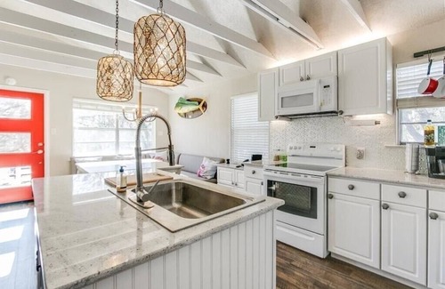 Cedar Lane House | Cozy Waterfront Cottage on Caney Creek