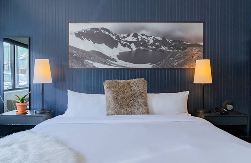 Winter Park Hotel | Cozy Winter Park Stay Perfect for Group Travelers | 2 Units | Hot Tubs Access