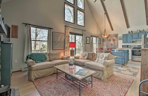 Wintergreen Cottage | Cozy Wintergreen Cabin Near Mountain Inn & Slopes!