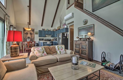 Wintergreen Cottage | Cozy Wintergreen Cabin Near Mountain Inn & Slopes!