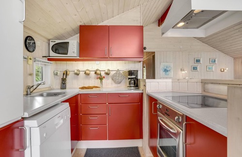 Trend House | Cozy wooden house located directly on the Limfjord.