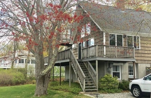 Charlestown House | Cozy yet spacious beach home - minutes from Charlestown beaches, BeachPass incl.