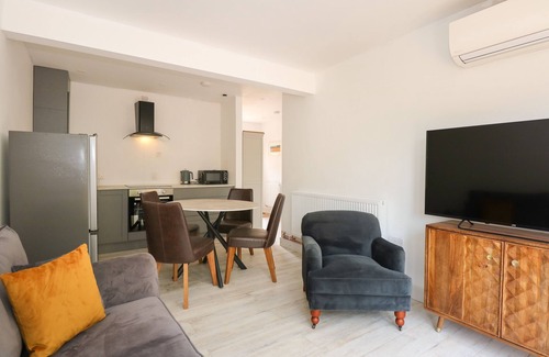 Wells-next-the-Sea Cottage | CRAB COTTAGE - WELLS NEXT THE SEA, pet friendly in Wells-Next-The-Sea