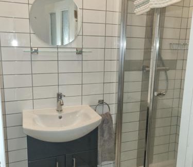 Roundwood Apartment | Cracatinni Mews