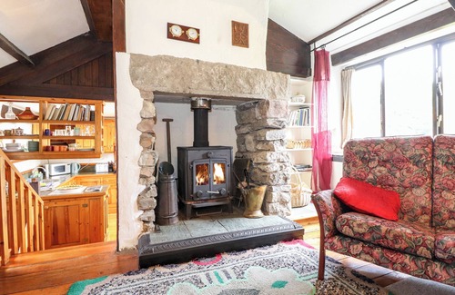 Newbiggin-on-Lune Cottage | CRANESBILL BARN, pet friendly, with open fire in Kirkby Stephen