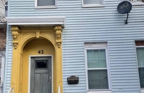 Newark Apartment | Crawford Apt #5