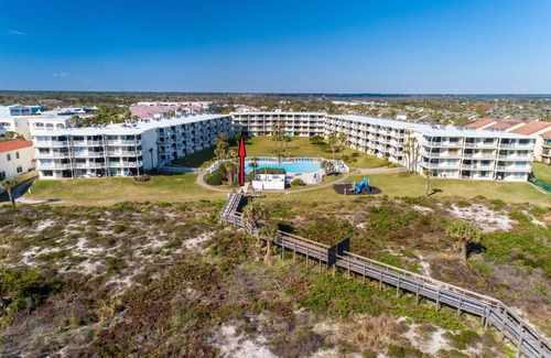 Butler Beach Condo | CRC 3201 - Retro Condo with Ocean View