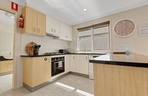 Metung House | Create unforgettable memories in this delightful coastal escape!