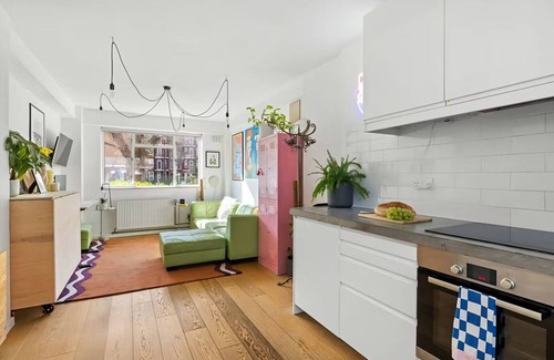 Tower Hamlets Apartment | Creative Central East London hideaway