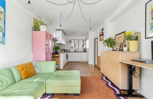 Tower Hamlets Apartment | Creative Central East London hideaway
