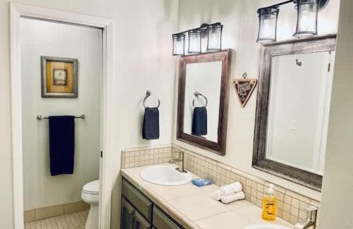 Ahwahnee Apartment | Creature Comforts Suite-Private Hot Tub-Sleeps 2