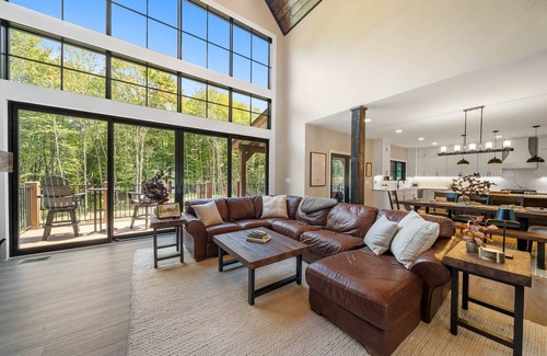 Banner Elk Cabin | Creek Crossing at Eagles Nest: hot tub, firepit, game room