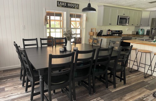 Albany House | Creek-Front Getaway at Dale Hollow Lake