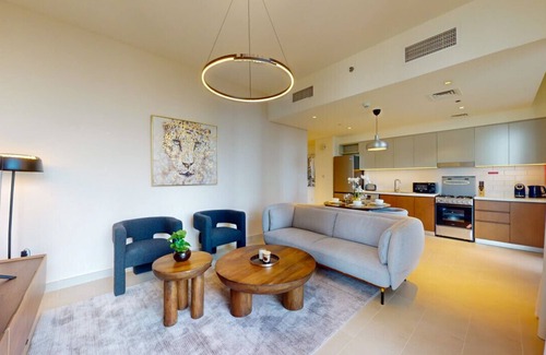 Dubai Apartment | Creek Rise Tower 1 - One Bedroom with Creek View