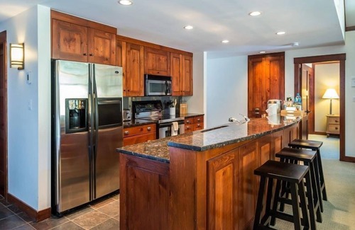 Whistler Creekside Apartment | Creekside access | Spacious Suite + Gas Fireplace