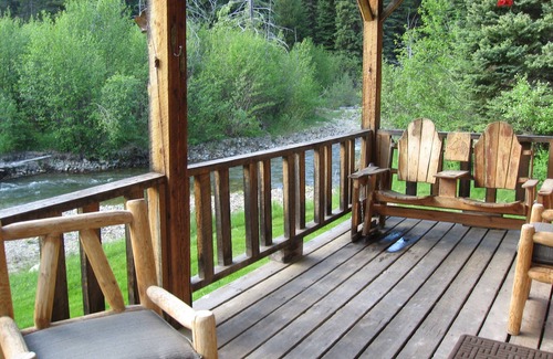 Bigfork Cabin | Creekside cabin in the Heart of the Swan Valley