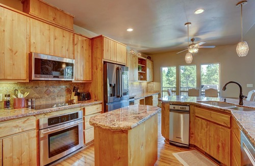 Flagstaff Villa | Creekside in the Pines