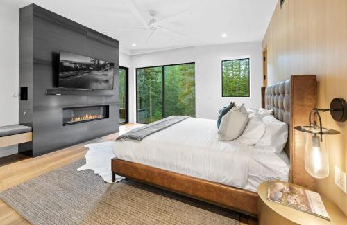Olympic Valley House | Creekside Retreat - Near Palisades Tahoe