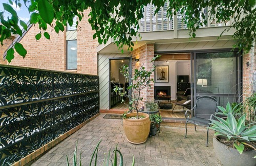 Mosman House | Cremorne - BARIS - Bariston Avenue - Spacious 3BR Townhouse with Garden Near Cremorne Harbourside Parks