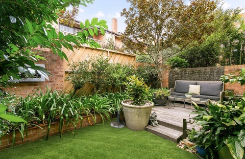 Mosman House | Cremorne - BARIS - Bariston Avenue - Spacious 3BR Townhouse with Garden Near Cremorne Harbourside Parks