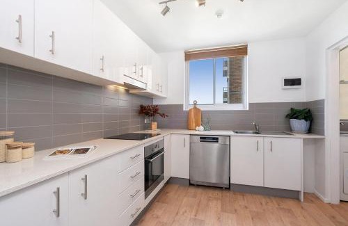 Cremorne Apartment | Cremorne charm - Relaxed living with harbour views CRE31