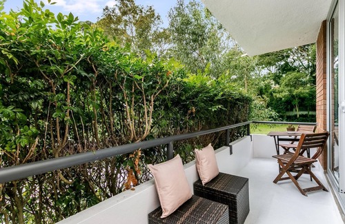 Cremorne Apartment | Cremorne - YNG03 - Young Street - Bright 1BR Ground Floor Apartment with Balcony Parking in Quiet Cremorne Location