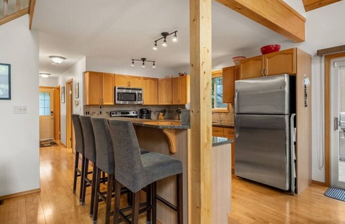 East Kootenay Apartment | Crescent Moon Lodge | A-Frame | Hot Tub | Fire Pit
