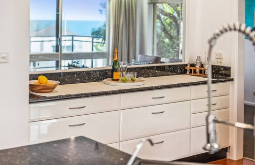 Mornington Peninsula Apartment | Crest of a Wave - Olivers Hill
