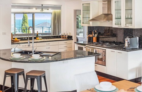 Mornington Peninsula Apartment | Crest of a Wave - Olivers Hill