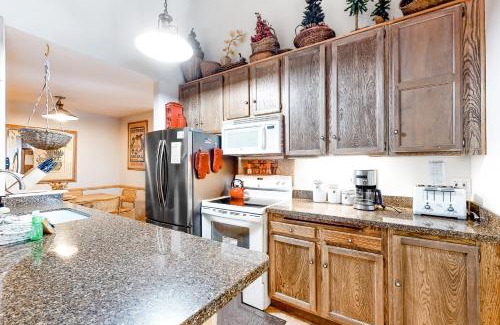 Mammoth Lakes Apartment | Crestview 36
