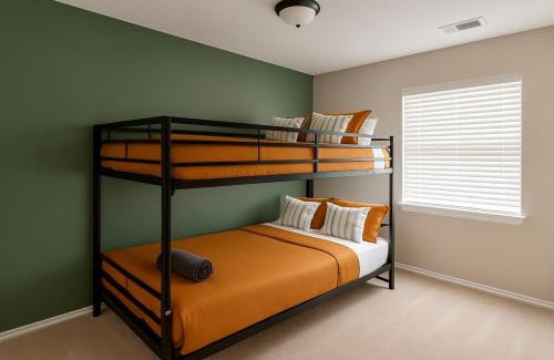 Aubrey Villa | Crew Stay Sleeps 16 Work, Cook, Play and Relax