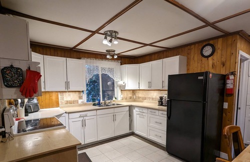 Grande Prairie House | CrewComfort Suites: 3 Private Room Suite!