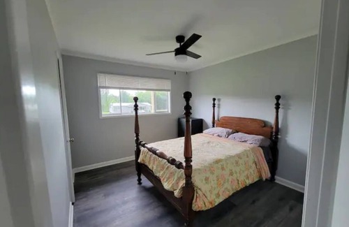 Laceys Spring House | Crisp and clean country home near the city!