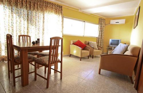 La Pineda Apartment | Cristobal Planet Apartment
