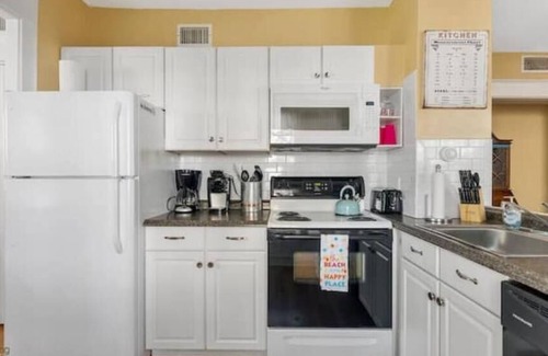 Wildwood Crest Apartment | Crocus by the Sea Charming 3 bedroom 5 minute walk to beach pet friendly