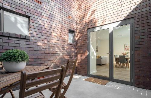 Wagga Wagga Apartment | Crooked Lane Apartment - CBD, Stylish & Central