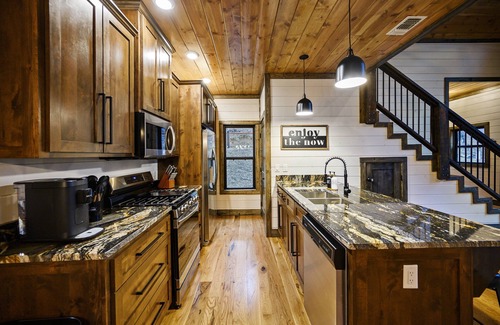 Broken Bow Cabin | Crooked Sky, Secluded Luxury Cabin in Hochatown
