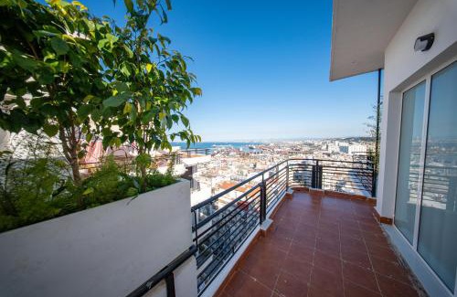 Algiers Apartment | Cross views city, sea
