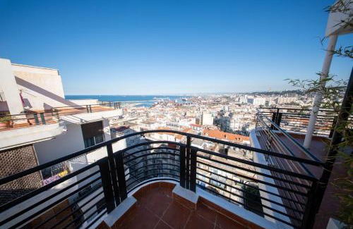 Algiers Apartment | Cross views city, sea