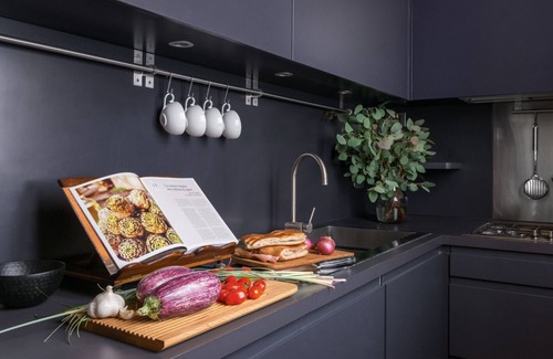Rione III Colonna Apartment | Crossing Course fully equipped apt just 500 mt from the SPANISH STEPS