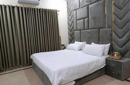 E-11 Sector House | Crown Lodges E11-4