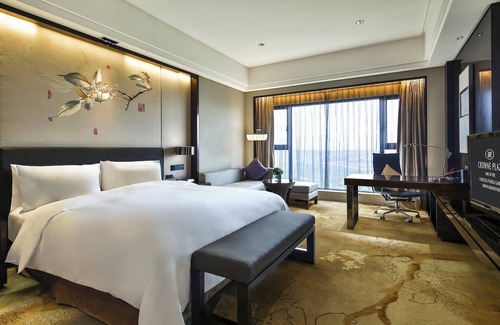 Xindu Hotel | Crowne Plaza Chengdu Panda Garden by IHG - Near Panda Base