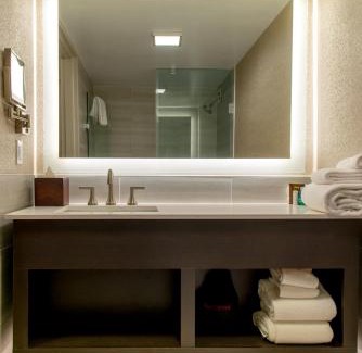 Highlands - Perkins Hotel | Crowne Plaza Executive Center Baton Rouge by IHG
