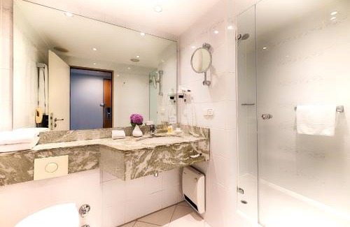 Schwanheim Hotel | Crowne Plaza Frankfurt Congress Hotel by IHG